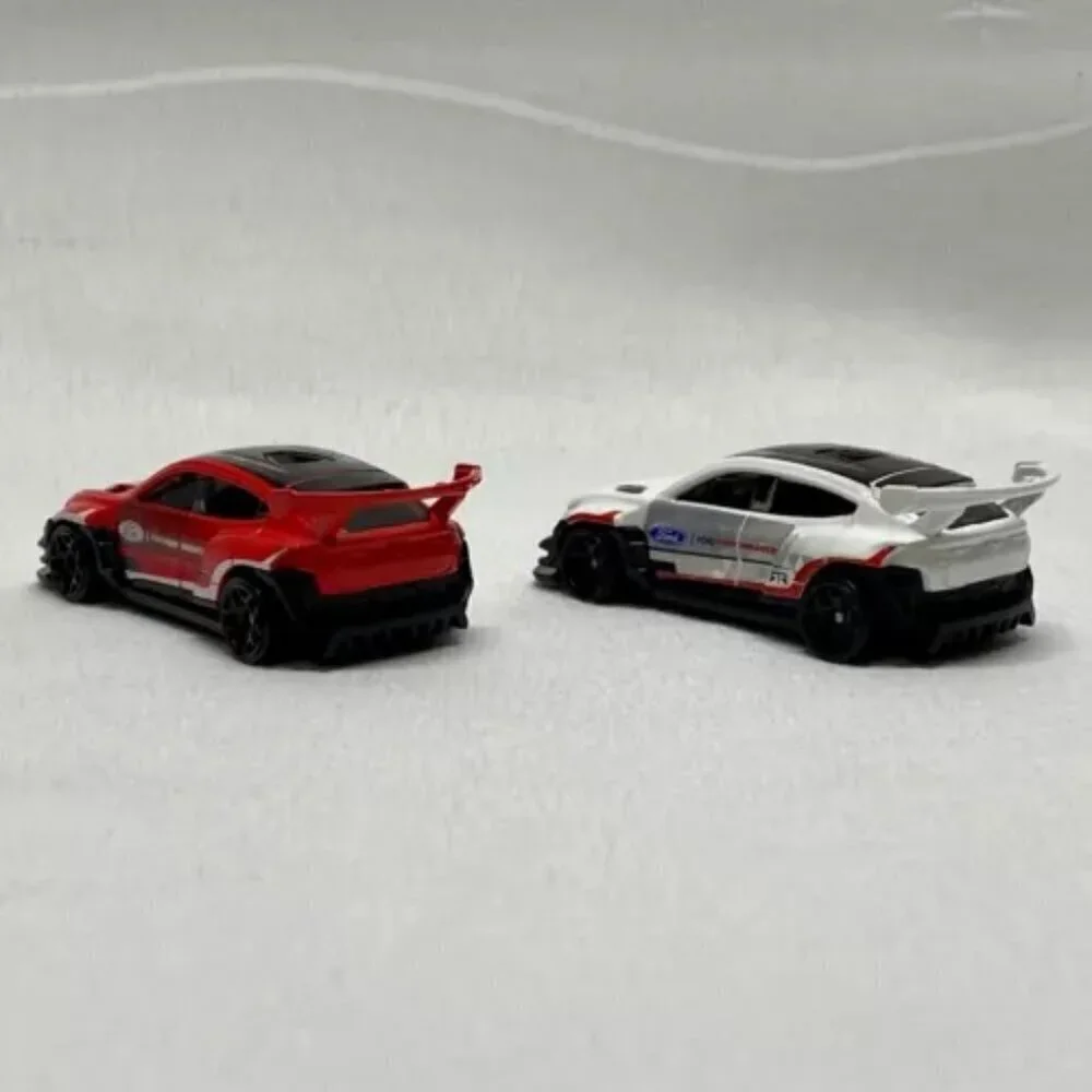 Hot Wheels Ford Mustang Mach-E 1400 Lot 2 Loose 1:64‎ HW Cars Red White Die-cast